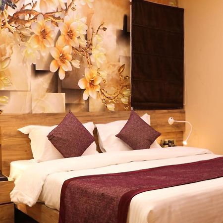Hotel Mansa Kanpur Exterior photo