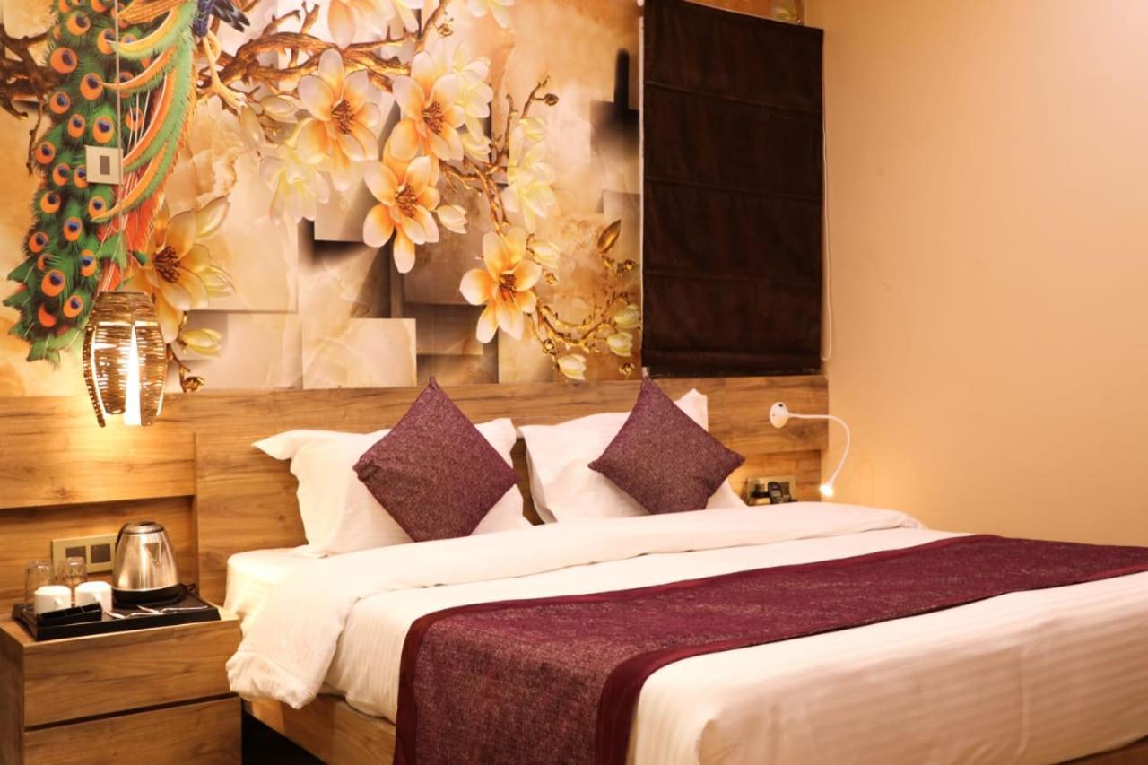 Hotel Mansa Kanpur Exterior photo